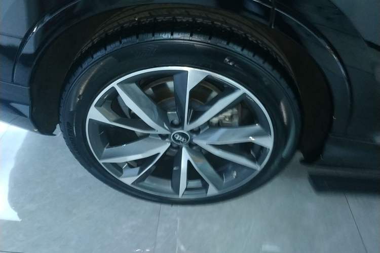 Used Audi Q7 2021 55 TFSI quattro S line Sport model