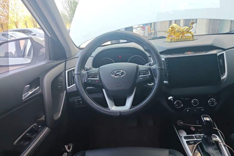 Used Hyundai ix25 2017 1.6L Automatic Smart Version Steering Wheel