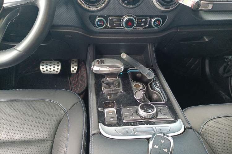 Used BAIC Off-Road BJ40 2023 2.0D Automatic Four-Wheel Drive Blade Hero Edition Adventurer Type