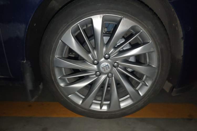 Used Buick LaCrosse 2024 Avia Edition Right Front Wheel Hub