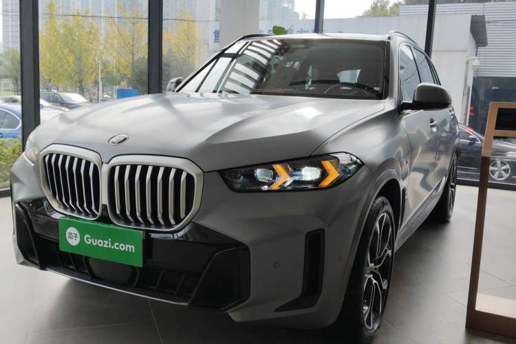 Used BMW X5 2023 xDrive 40Li Luxury Edition M Sport Night Vision Package