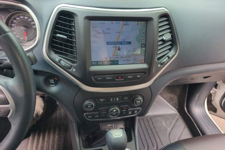 Used Jeep Cherokee 2016 2.4L Leading Edition