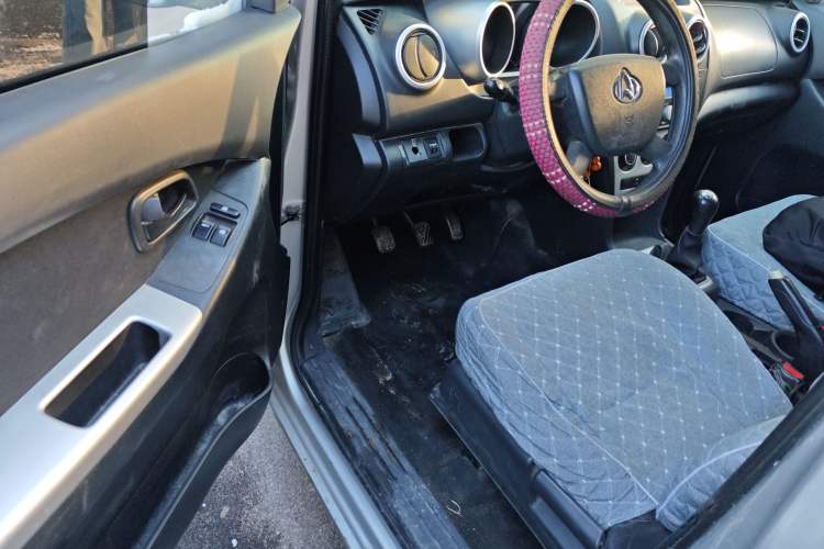 Used CHANGAN KAICHENG Ounuo S 2014 1.3L Happiness Model Driver Seat