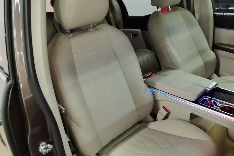 Used Buick GL8 2021 Land Cruiser Executive Class 652T Comfort Model