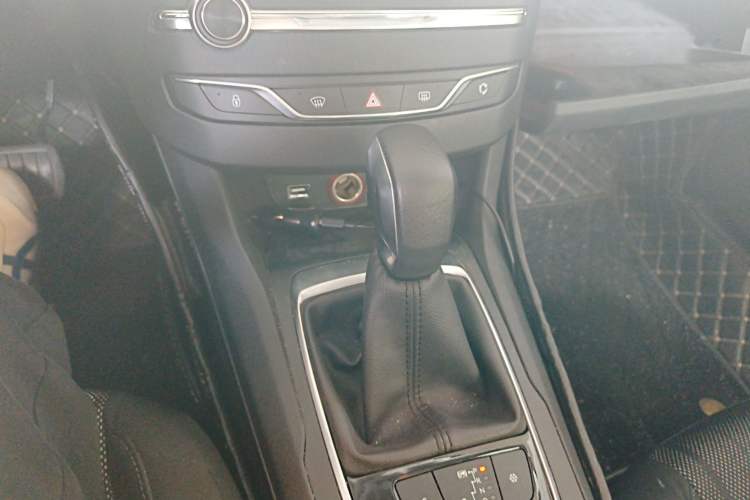 Used Peugeot 308S 2015 1.2T Automatic Jingchi Edition
