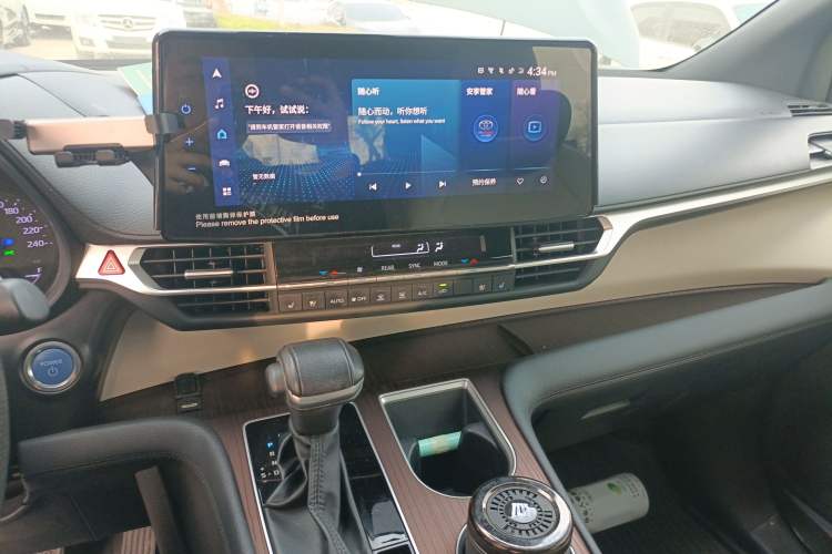 Used Toyota Granvia 2022 2.5L Hybrid Prestige Edition