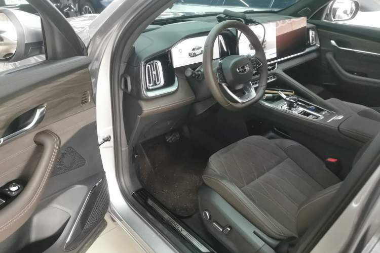 Used Geely Auto Monjaro L 2026 Model Oriental Yao 2.0TD Automatic Lanxing Edition