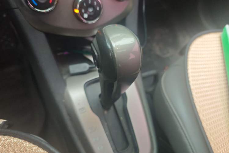 Used Chevrolet Aveo Sonic 2011 Sedan 1.6L Automatic SX