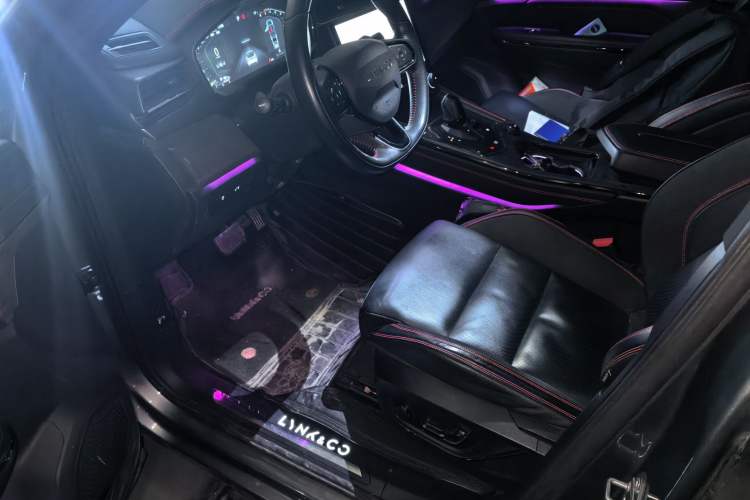 Used Lynk & Co 05 2020 2.0TD Four-Wheel Drive HypeHalo Driver Seat