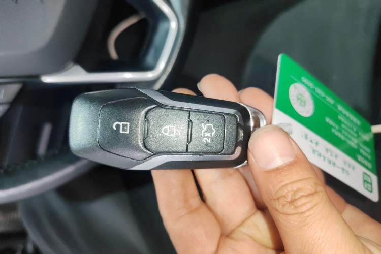 Used Ford Edge 2015 2.0T GTDi Four-Wheel Drive Prestige Model
