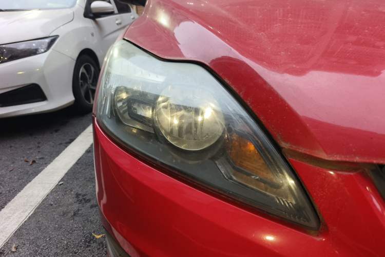 Used Ford Focus 2013 Hatchback Classic 1.8L Automatic Base Model Right Front Headlight