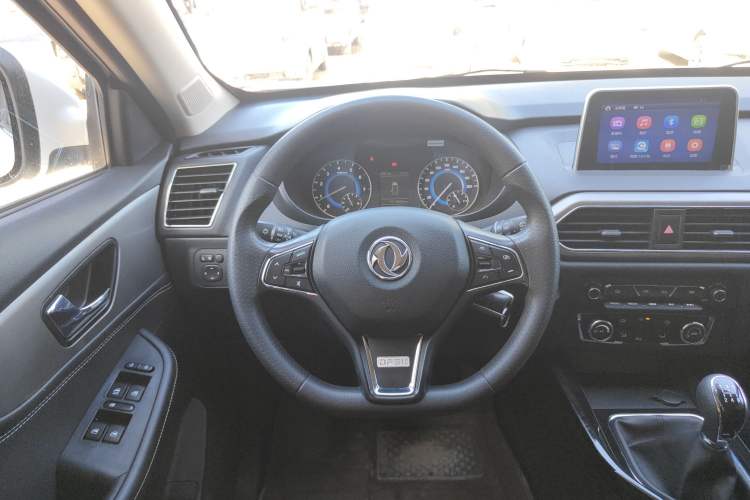Used Dongfeng Fengon S560 2019 1.8L Manual Urban Model