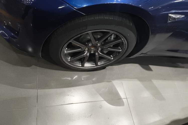 Used Tesla Model 3 2019 Standard Range Rear-Drive Upgraded Version Exterior 4