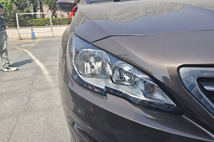 Used Peugeot 408 2014 1.8L Automatic Luxury Edition Right Front Headlight