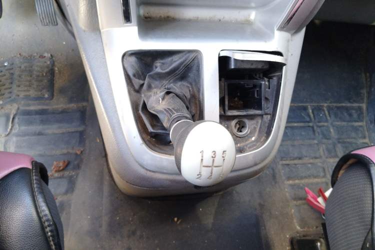 Used Foton Scenic G5 2021 2.0L Gasoline Commercial Version 5-Seater Multi-Purpose Passenger Vehicle 1TZS