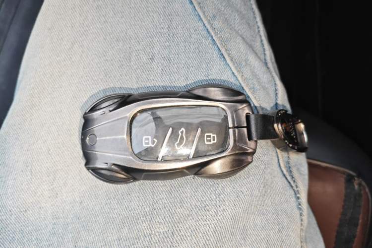 Used Roewe i5 2021 Revised Version 1.5L CVT Diamond Edition Vehicle Key