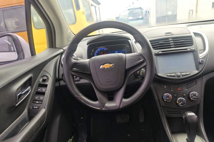 Used Chevrolet Trax 2016 1.4T Automatic Two-Wheel Drive Comfort Version with Sunroof