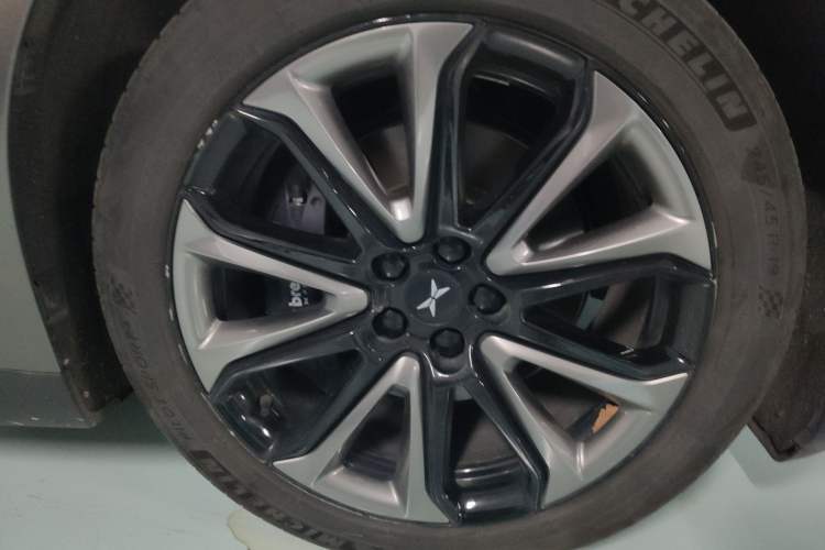 Used XPeng P7 2021 480N Right Front Wheel Hub