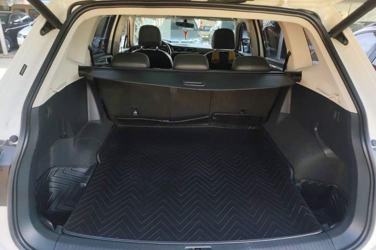 Used Volkswagen Tiguan L 2021 330TSI Automatic Two-Wheel Drive R-Line Enhanced Edition