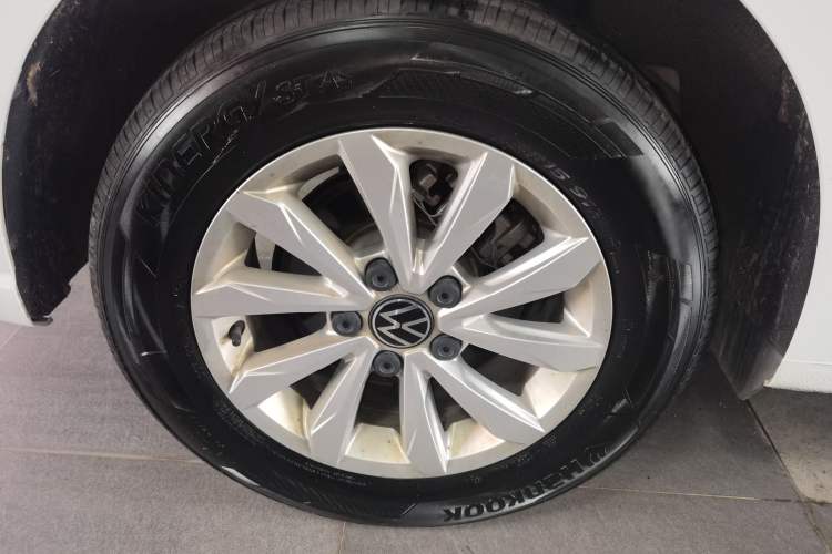Used Volkswagen Bora 2024 200TSI DSG Comfort Edition Right Rear Wheel Hub