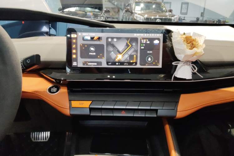 Used Changan UNI-V 2023 2.0T Leading-Speed Edition
