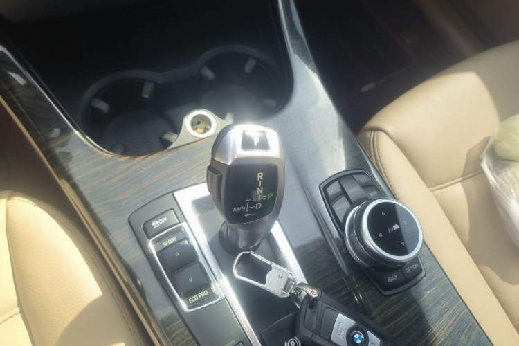 Used BMW X3 2013 Facelifted xDrive20i Luxury Edition Gear Lever