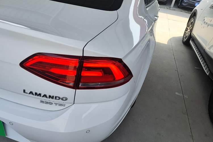 Used Volkswagen Lamando 2017 230TSI DSG Fashion Edition Right Rear Taillight