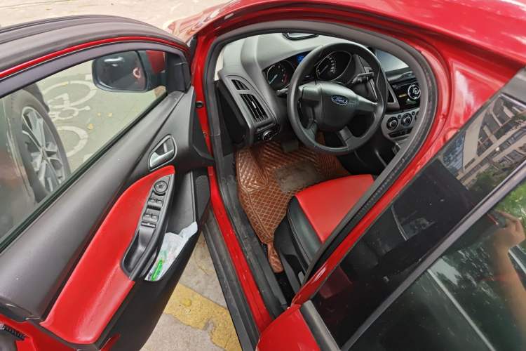 Used Ford Focus 2012 Hatchback 1.6L Automatic Comfort Model
