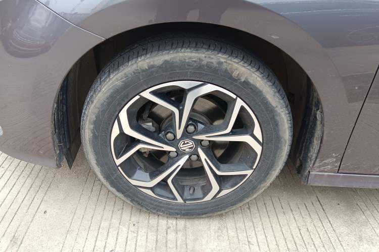 Used MG 5 2022 180 DVVT CVT Youth Luxury Edition
