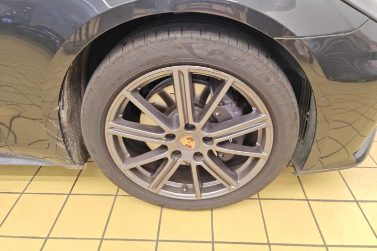 Used Porsche Panamera 2024 Panamera 2.9T Right Front Wheel Hub