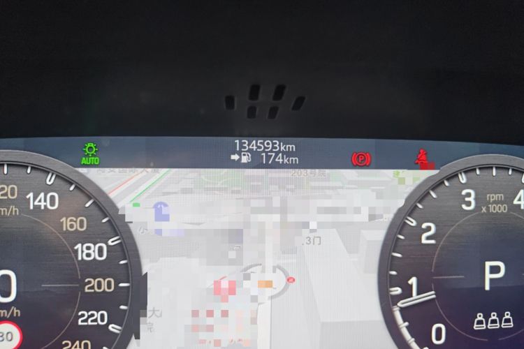 Used Land Rover Defender 2020 110 P400 HSE Odometer Close Up