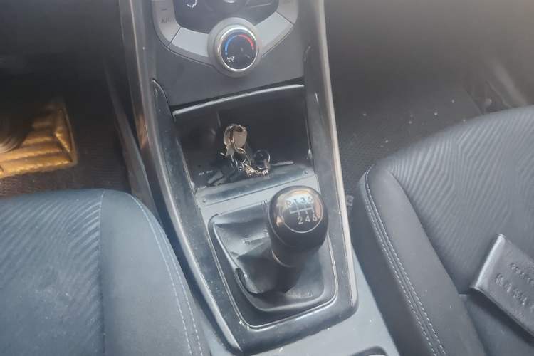 Used Hyundai Elantra (5th Generation / Langdong) 2012 1.6L Manual Leading Model
