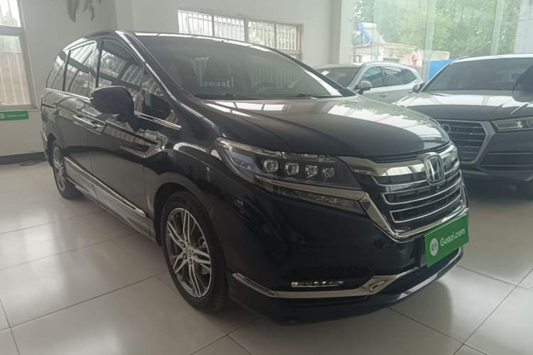 Used Honda Elysion 2019 2.0L Hybrid Supreme Edition Front Right 45 Deg