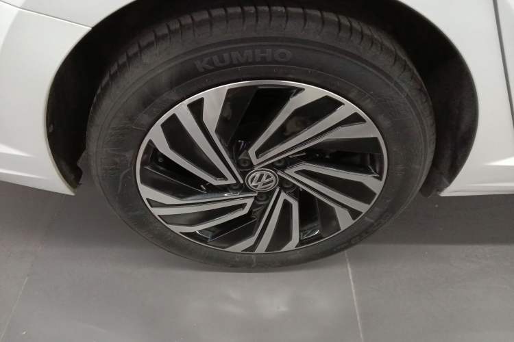 Used Volkswagen Sagitar 2022 280TSI DSG Excellence Edition Right Rear Wheel Hub