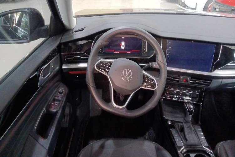 Used Volkswagen Passat 2023 Restyled 330TSI Starry Luxury Edition Steering Wheel