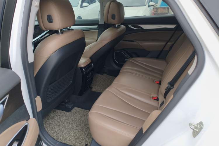 Used Geely Auto Emgrand GT 2018 1.5T MHEV Yaozhi Edition
