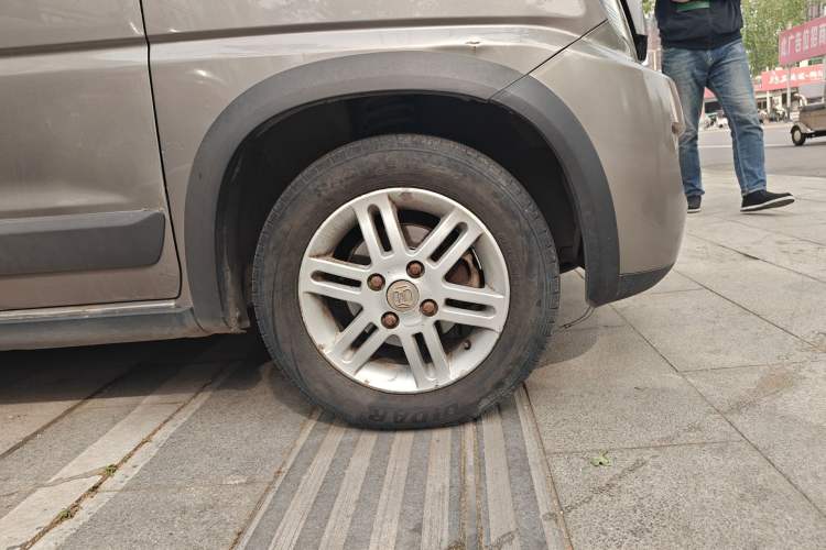 Used Suzuki Wagon R X5 2013 Luxury Edition 1.4L Standard Model Right Front Wheel Hub