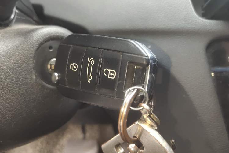 Used Peugeot 508 2013 2.0L 2nd Anniversary Edition Automatic Smart Enjoyment Version
