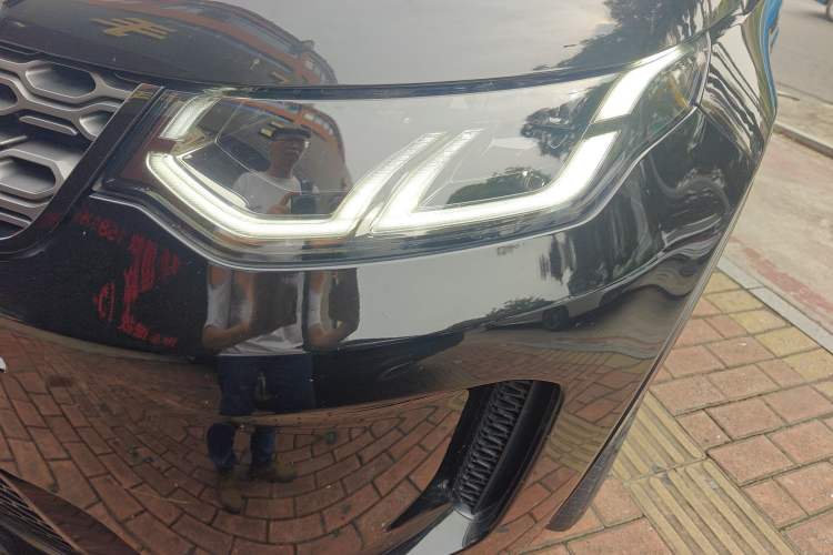Used Land Rover Discovery Sport 2020 249 PS R-Dynamic Performance Edition Left Front Headlight