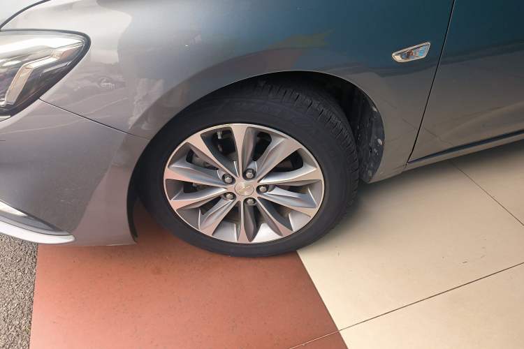 Used Chevrolet Monza 2022 320 Automatic Enjoyment Sunroof Version Left Front Wheel Hub