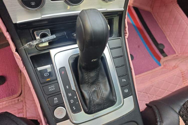 Used Volkswagen FAW-Volkswagen CC 2013 1.8TSI Luxury Model Gear Lever