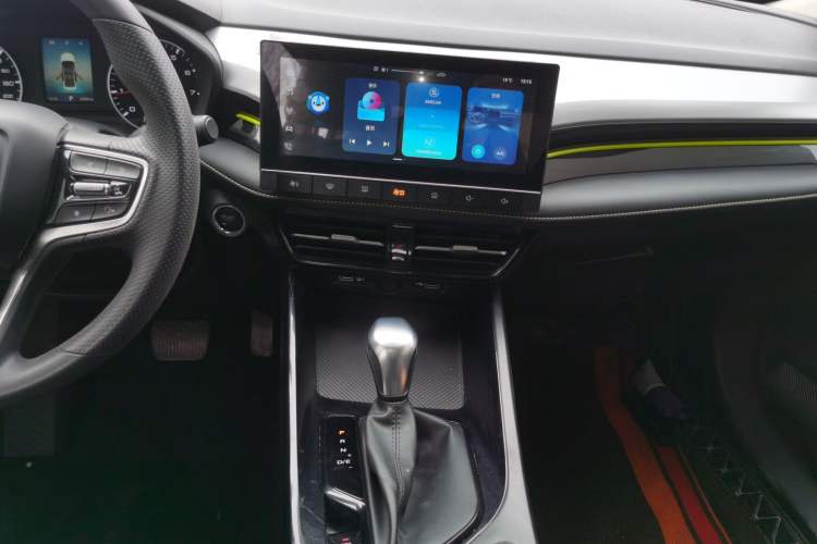 Used Roewe i5 2021 1.5L CVT Platinum Edition
