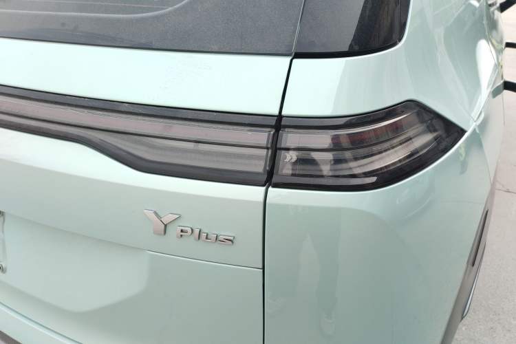 Used AION Y 2023 Plus 510 Tech Edition