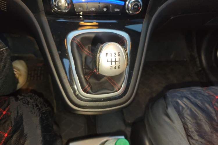 Used Haval H6 2015 Upgraded Model 1.5T Manual Two-Wheel Drive Elite Version