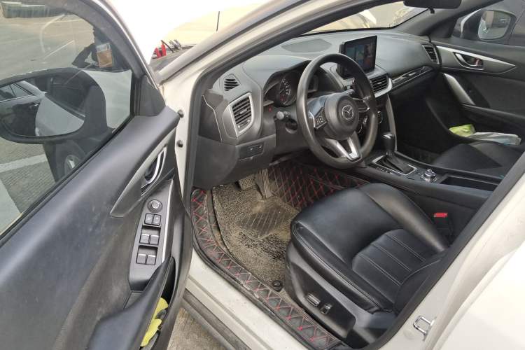 Used Mazda CX-4 2016 2.0L Automatic 2WD Blue Sky Dynamic Edition

