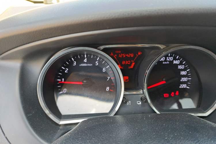 Used Nissan Livina 2013 1.6XE CVT Comfort Edition Odometer Close Up