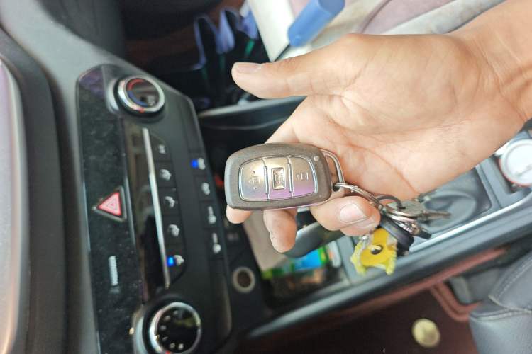 Used Hyundai Tucson 2015 2.0L Automatic Two-Wheel Drive Smart Version
