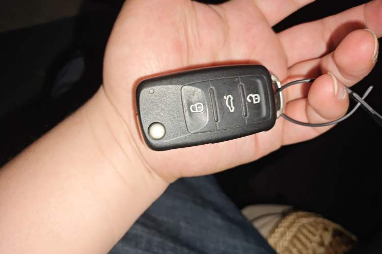 Used Volkswagen Lavida 2015 1.6L Manual Comfort Edition Vehicle Key