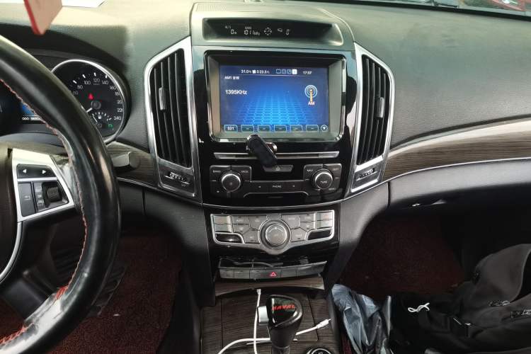 Used Haval H9 2015 2.0T Four-Wheel Drive Standard Model 7 Seats
