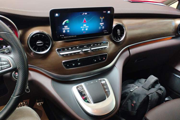 Used Mercedes-Benz V-Class 2022 V 260 L Long Wheelbase Prestige Edition Audio And AC Panel